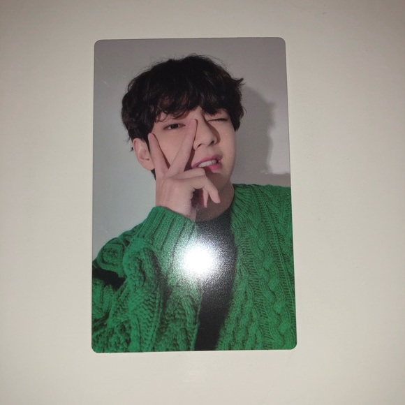 BTS BE Essential Taehyung M2U Photocard - Picture 1 of 2